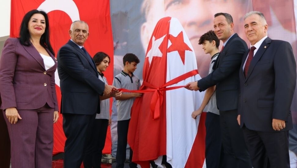 Atleks Sanverler Ortaokulu Atatürk Büstü, törenle açıldı