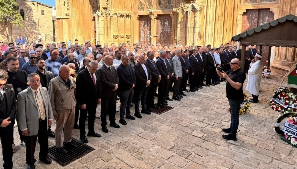 Akman Dinçyürek'in cenaze namazı Lala Mustafa Paşa Camii’nde kılındı