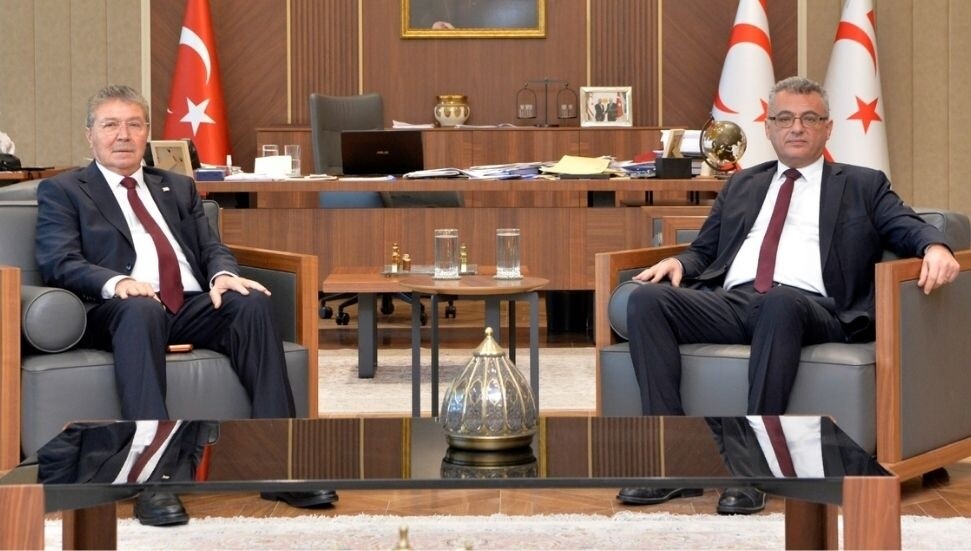 Cumhurbaşkanı Erhürman, Başbakan Üstel’i kabul etti: Karşılıklı görüş alışverişinde bulunuldu