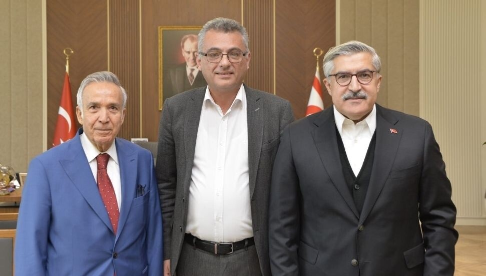 Cumhurbaşkanı Erhürman, AK Parti Genel Başkan Yardımcısı Yayman ve gazeteci Donat'ı kabul etti