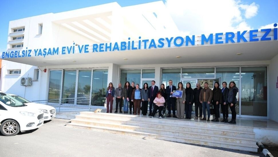 Kahve Dünyası Lefkoşa Maratonu geliri, Engelsiz Yaşamı Destekleme Derneği’ne teslim edildi