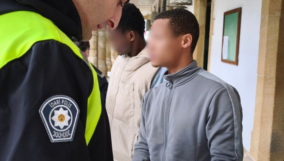 Aldattığı gerekçesiyle eski kız arkadaşını darp eden ve evinde hırsızlık yapan zanlı 3 gün tutuklu