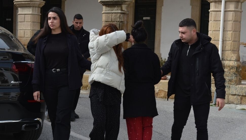 Eğlence mekânı önünde çıkan kavgada, bir kişiyi darp eden zanlılar 3 gün tutuklu kalacak