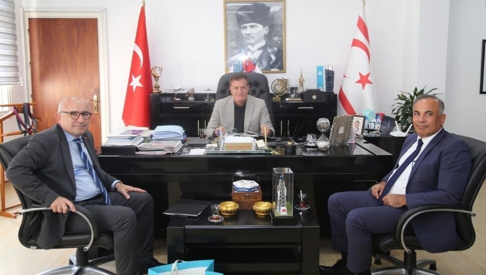 Arıklı, ULAK Haberleşme Genel Müdürü Kömürcü’yü kabul etti: Dijital dönüşüm ve iş birliği ele alındı