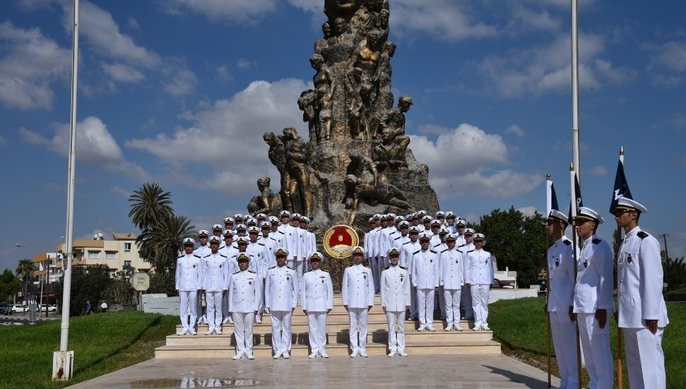 MSÜ öğrencileri Gazimağusa’da liman ziyaretlerinde bulundu: Zafer Anıtı’na çelenk konuldu
