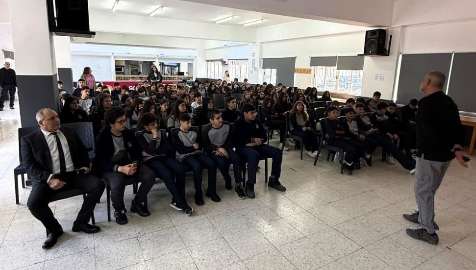 “Gelecek Bensem Umut Benim” seminerleri başladı