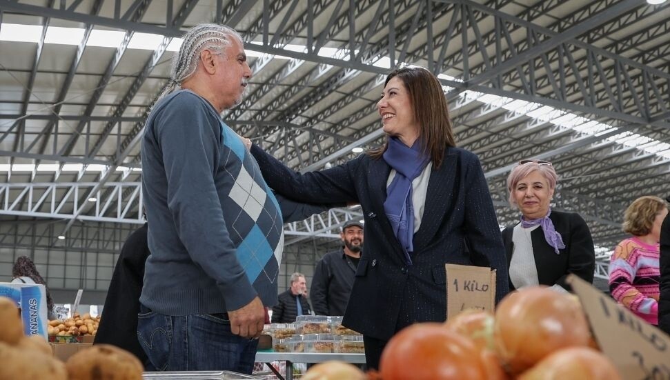 CTP Genel Başkanı Sıla Usar İncirli İskele’de esnaf ve pazarcılarla buluşarak sorunlarını dinledi