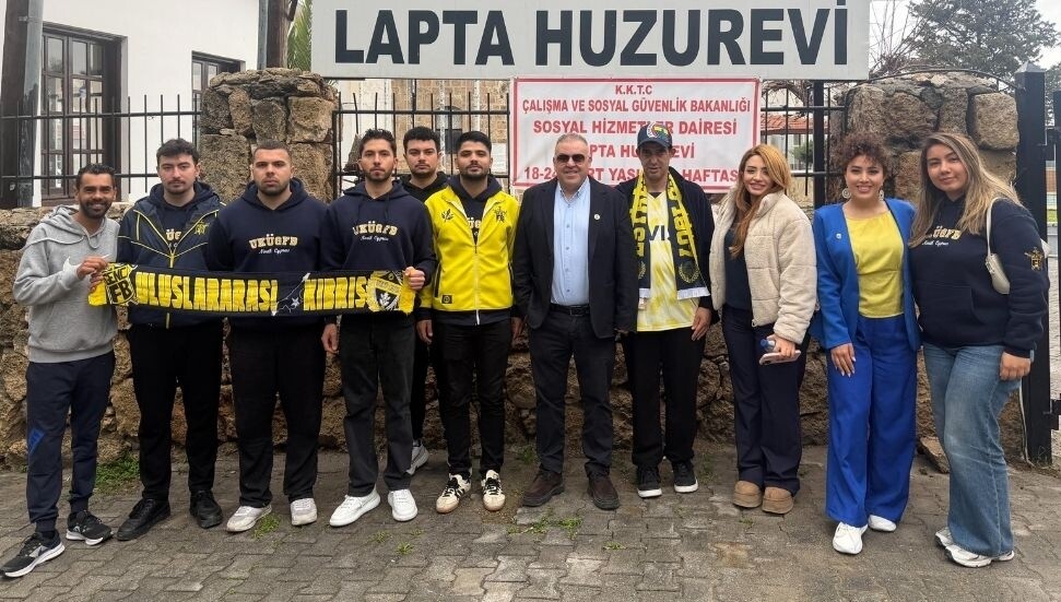 Fenerbahçeliler Derneği’nden huzurevine bayram ziyareti