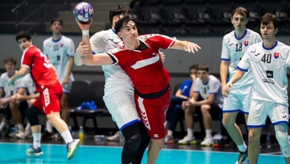 Atahan Akçam, Türkiye U18 Hentbol Milli Takımı’na çağrıldı