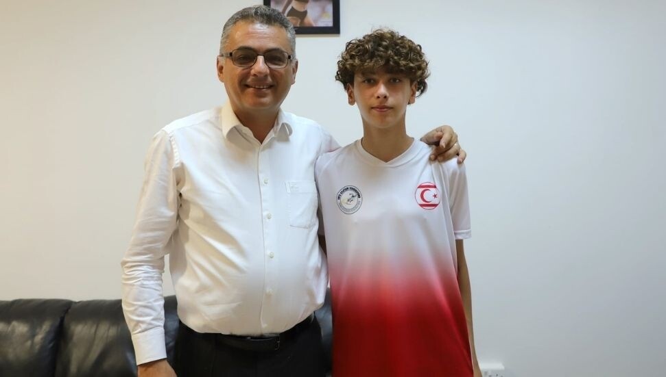 Cumhurbaşkanı Erhürman’dan U16 Türkiye Salon Atletizm şampiyonu Erdinç İnçay’a tebrik