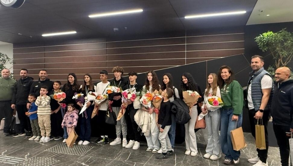 Türkiye Salon Şampiyonası’nda dereceler elde eden U16 Milli Atletler adaya döndü: Başarılar Şampiyon Melekler’e adandı