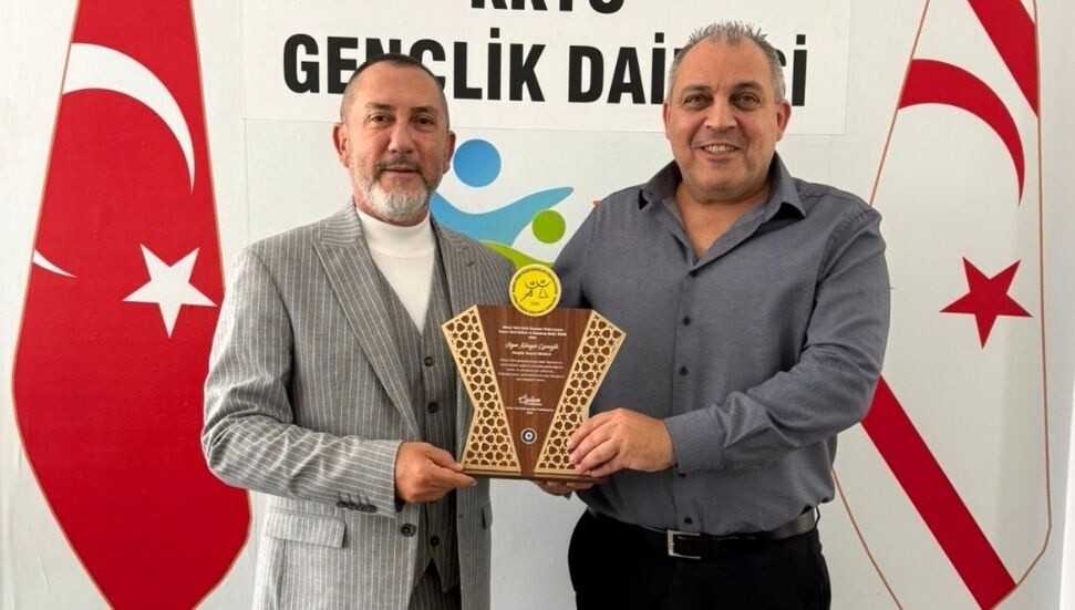 Halkdansları Federasyonu’ndan Gençlik Dairesi’ne ziyaret: Federasyon şöleni ele alındı