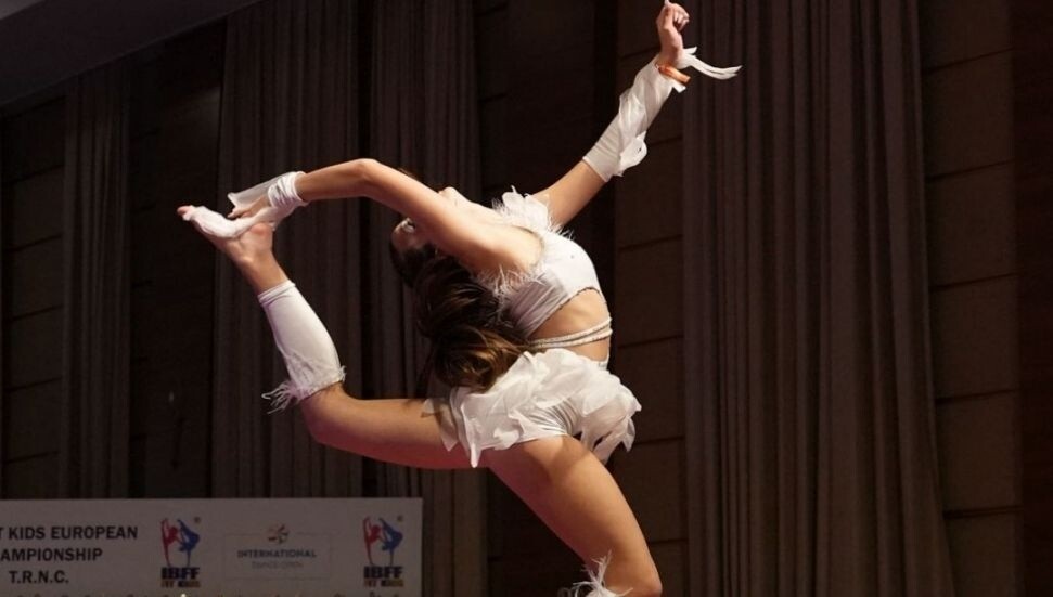 Kıbrıslı Türk Almira Karayusufoğlu, IBFF Fit Kids Avrupa şampiyonu oldu