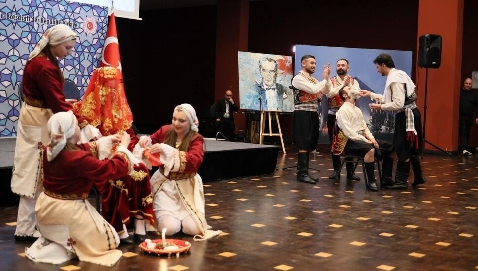 Berlin’deki Nevruz kutlamalarında Kıbrıs Türk kültürü tanıtıldı