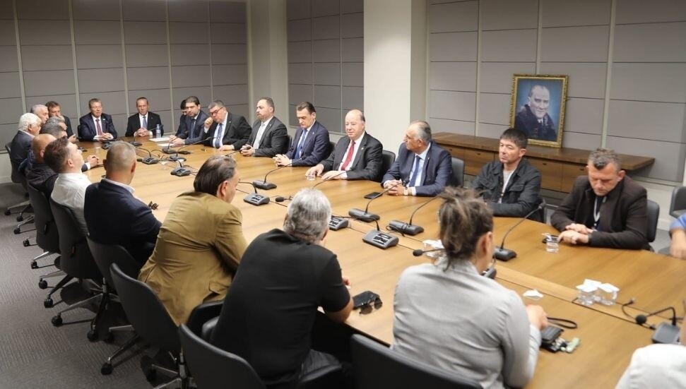 Üstel: HP düzenlemesi yeniden komiteye çekilecek, uzlaşıyla Genel Kurul'a taşınacak