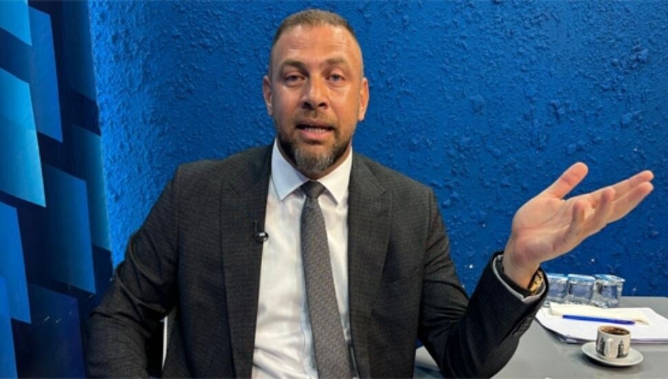 Ali Tunçtaşlı: Demokrat Parti yönetiminin talimatı doğrultusunda Serdar Denktaş'ın fotoğrafları kaldırılıyor!