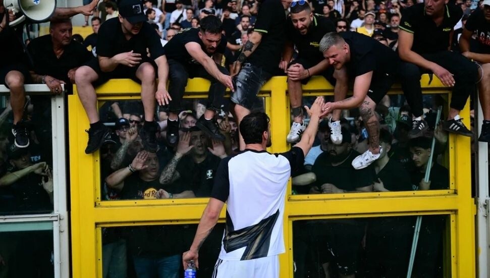 Torino-Juventus derbisinde büyük kaos: 1 taraftar ağır yaralandı