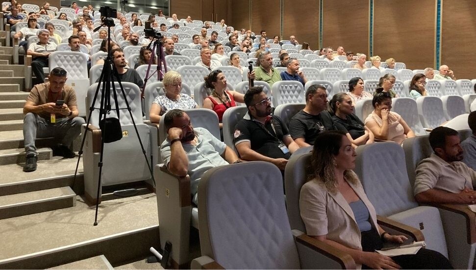 Kimliksizler Derneği'nden bilgilendirme toplantısı: Son gelişmeler ve başvuru şekilleri ele alındı