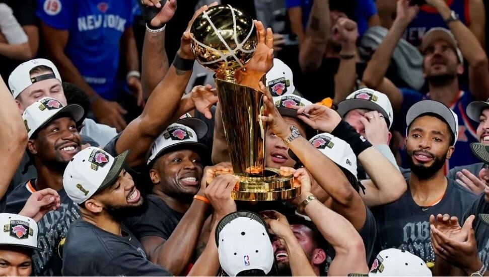 NBA'de şampiyon 53 yıl aradan sonra New York Knicks