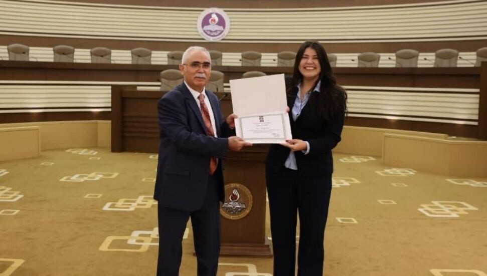 DAÜ öğrencisi Sevim İmge Aydil, Türkiye Cumhuriyeti Anayasa Mahkemesi'nde yaz stajını tamamladı