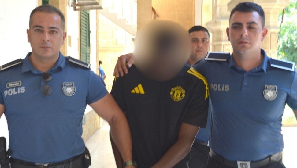 Kaçak olduğu tespit edilen zanlı, ev açma ve kasti hasar vermekle de itham ediliyor: 8 gün tutukluluk