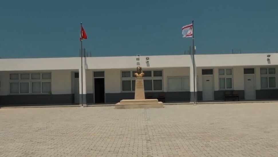 Çayırova İlkokulu, depreme dayanıklı olarak yeniden inşa edilerek hizmete açıldı