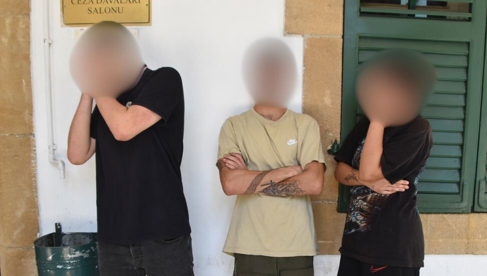 16 gram uyuşturucu ile yakalanan 3 zanlıdan "20 gram uyuşturucu aldık" itirafı: 7 gün daha tutuklu kalacaklar