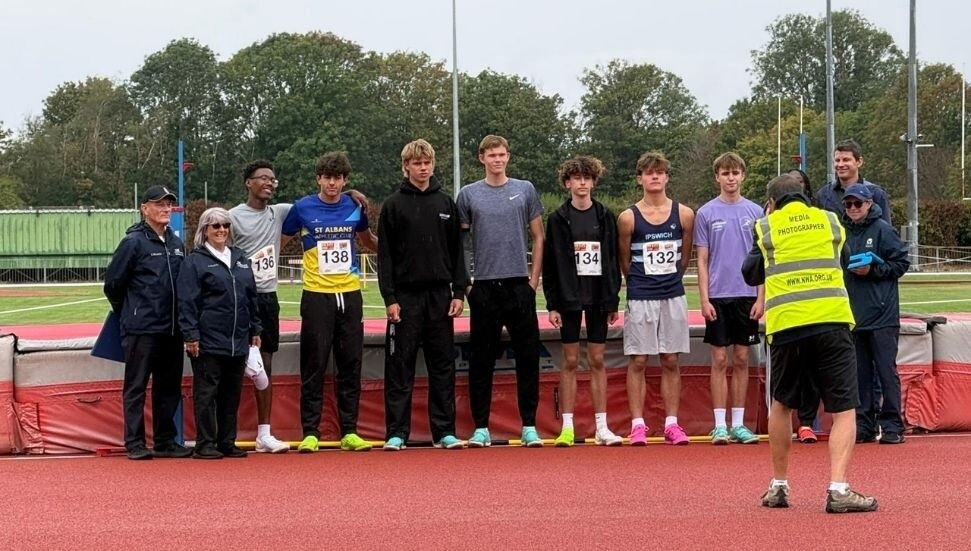 Erdinç İnçay, İngiltere’de 1.96 metre atladı: U16 kategorisinde ikinci en yüksek dereceyi elde etti