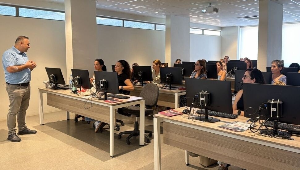 Öğretmenlere yönelik hizmet içi eğitim programı devam ediyor: Yapay zekâ okuryazarlığı gösterildi