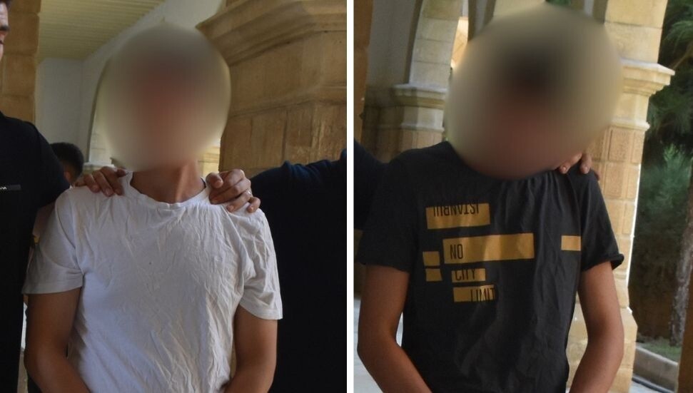 Lefkoşa’daki oto galeriyi kundaklamakla itham edilen zanlılar mahkemeye çıkarıldı: 3 gün tutuklu kalacaklar