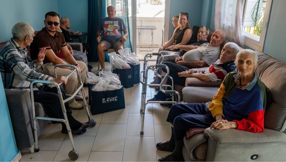 Döveç Group’tan 1 Ekim Dünya Yaşlılar Günü’nde anlamlı ziyaret