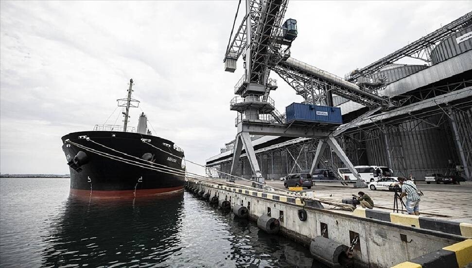 Zelenskiy, Ukrayna'dan tahıl taşıyacak ilk gemi yüklemesinin başladığını bildirdi