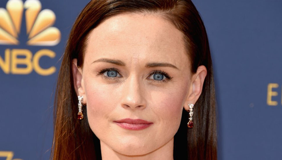 Ünlü oyuncu Damızlık Kızın Öyküsü’nden ayrıldığını duyurdu