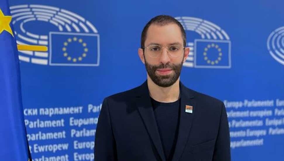 Kıbrıslı Türk Oz Karahan söyleşi gerçekleştirdi