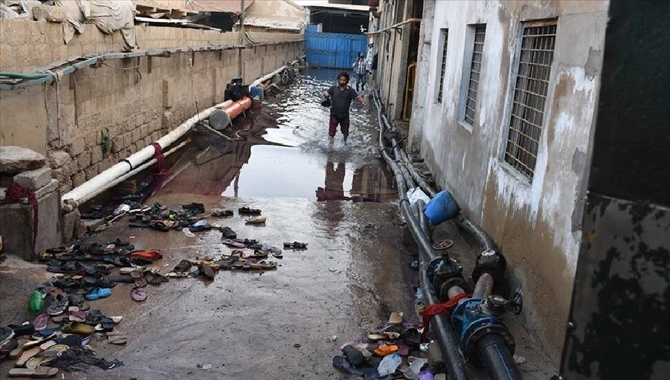 Pakistan'da kumanya dağıtımında yaşanan izdihamda 11 kişi öldü