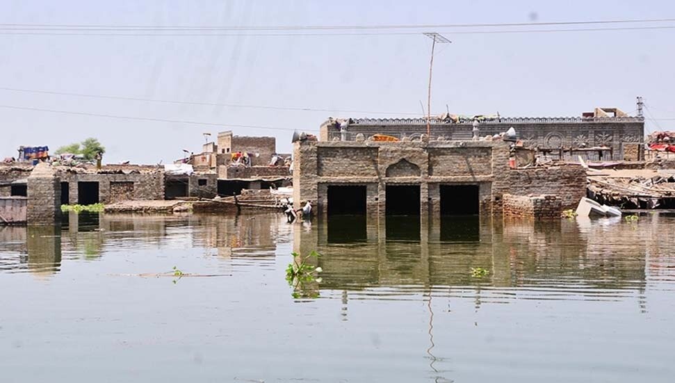 Pakistan'ın Sindh eyaletinde okulların yüzde 40'ı sel sonucu yıkıldı