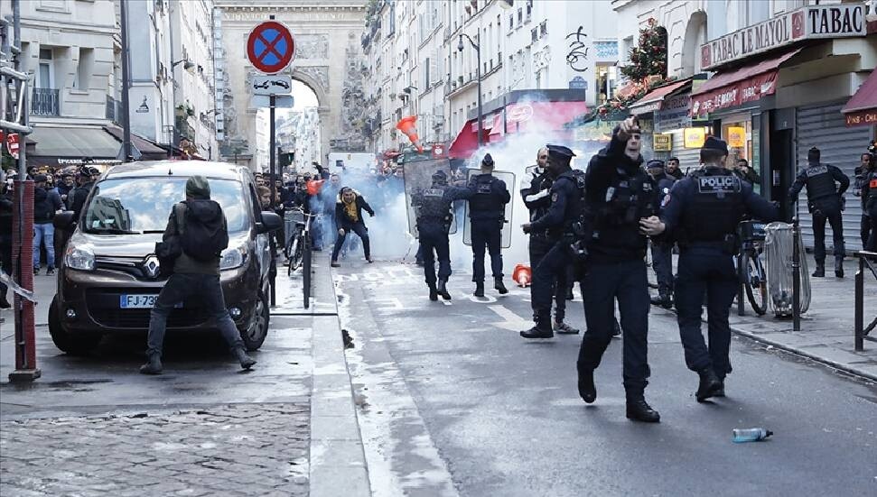 Paris'te terör örgütü PKK yanlıları polise saldırdı
