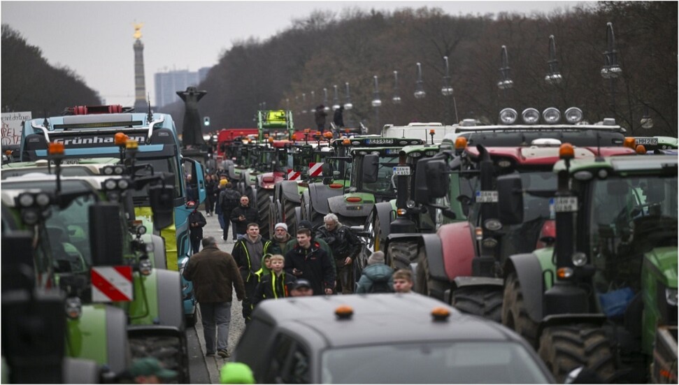 Almanya'da çiftçiler hükümetin dizel için vergi indirimlerini azaltma planını protesto etti
