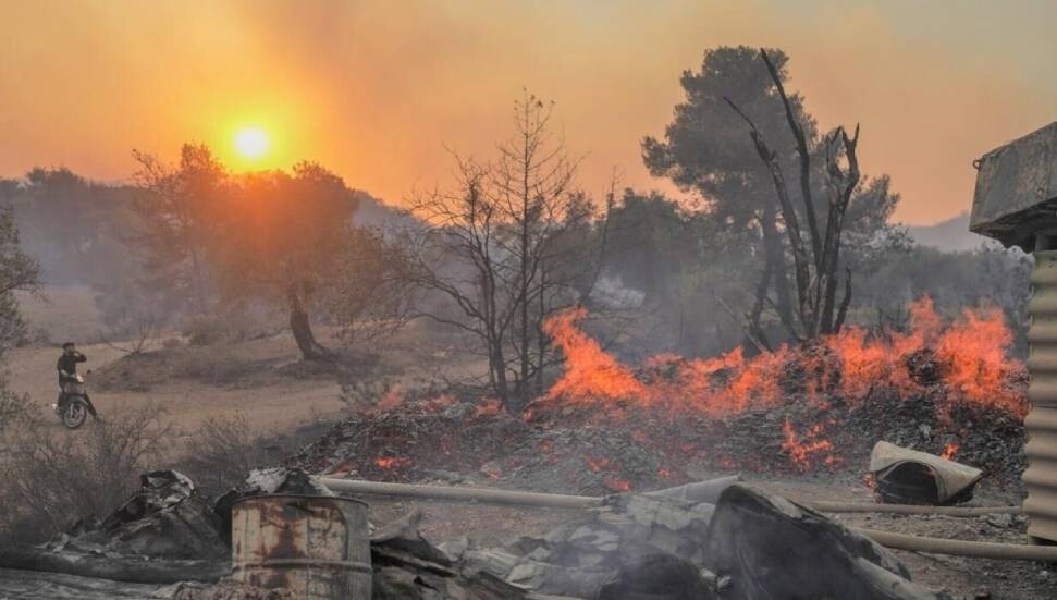 Rodos'taki orman yangını devam ediyor