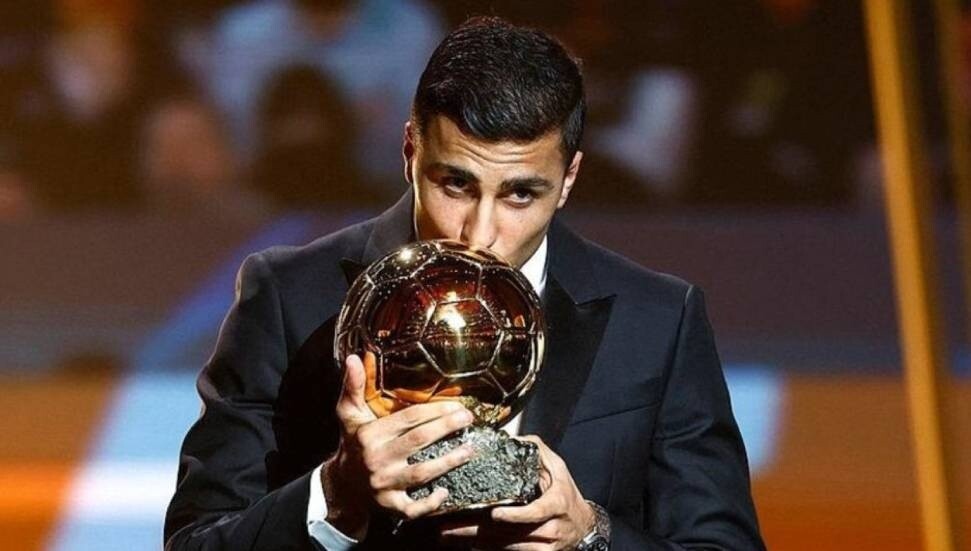 Yılın en iyi oyuncusu Rodri, 2024 Ballon d'Or ödülünü aldı
