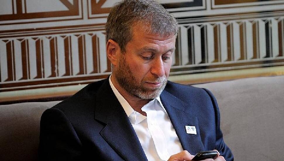 BBC: Roman Abramovich, Güney Kıbrıs’tan vergi kaçırmak için belge sahteledi