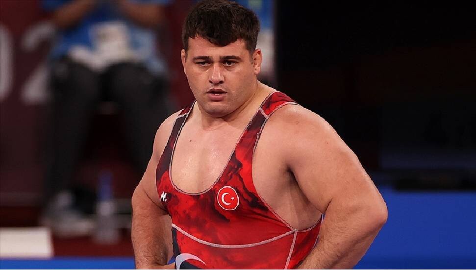 2020 Tokyo Olimpiyat Oyunları'nda milli güreşçi Rıza Kayaalp, bronz madalya kazandı