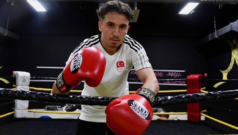 Türkiye’de milli boksör Samet Gümüş Avrupa şampiyonu oldu
