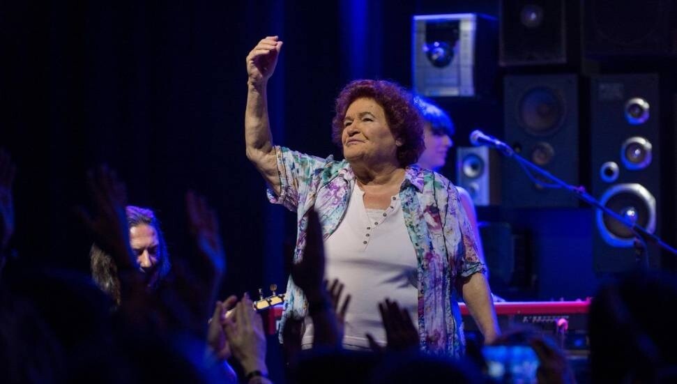 Selda Bağcan virüs kaptı, konserlerini iptal etti