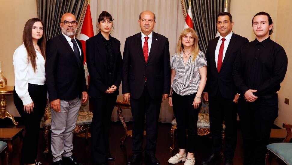 Cumhurbaşkanı Tatar, “İsias Ortak Davamız” şarkısını hazırlayan müzisyenleri kabul etti