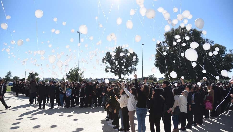 Gazimağusa'da beyaz balonlar “adalet” için sonsuzluğa bırakıldı