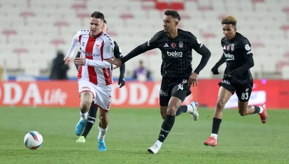Beşiktaş deplasman galibiyeti hasretini Sivas'ta dindirdi