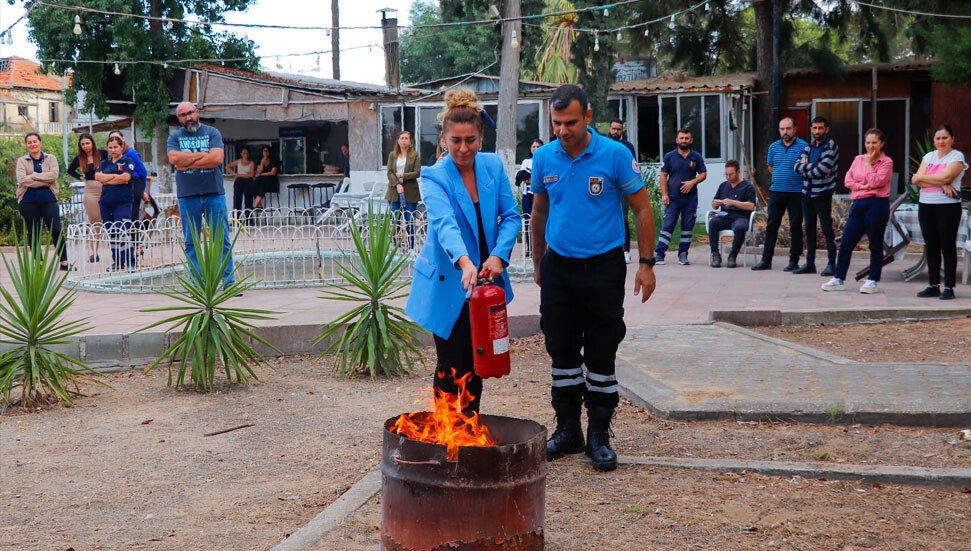 Sivil Savunma Teşkilat Başkanlığı, Gazimağusa Belediyesi’nde yangın ve deprem eğitim tatbikatı yaptı