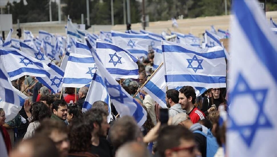 İsrail'de Netanyahu'ya geri adım attıran göstericiler ve talepleri tartışılıyor