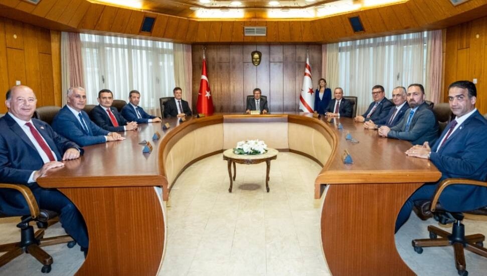 Bakanlar Kurulu, Başbakan Üstel başkanlığında toplandı